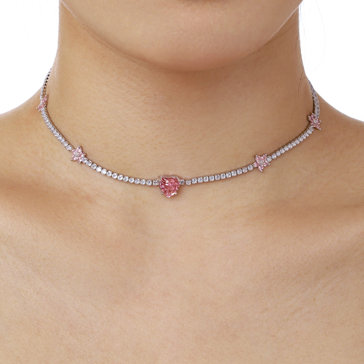 [Kincade Jewelrys] Collier éblouissant en forme de cœur rose