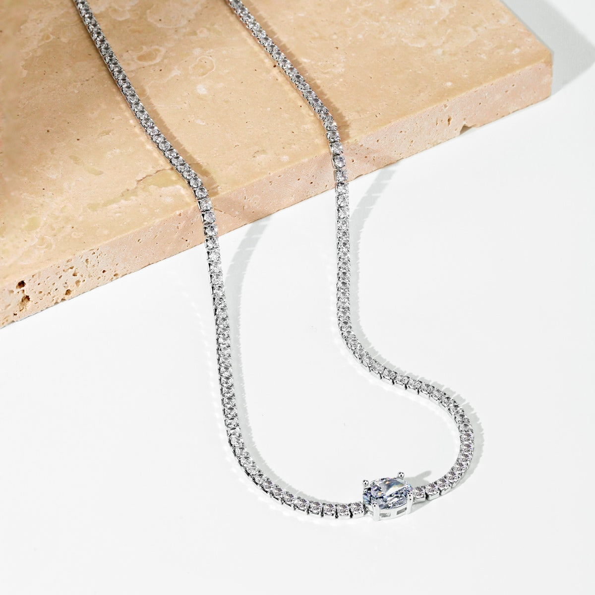 [Kincade Jewelrys] Collier taille ovale brillant de 1,0 carat