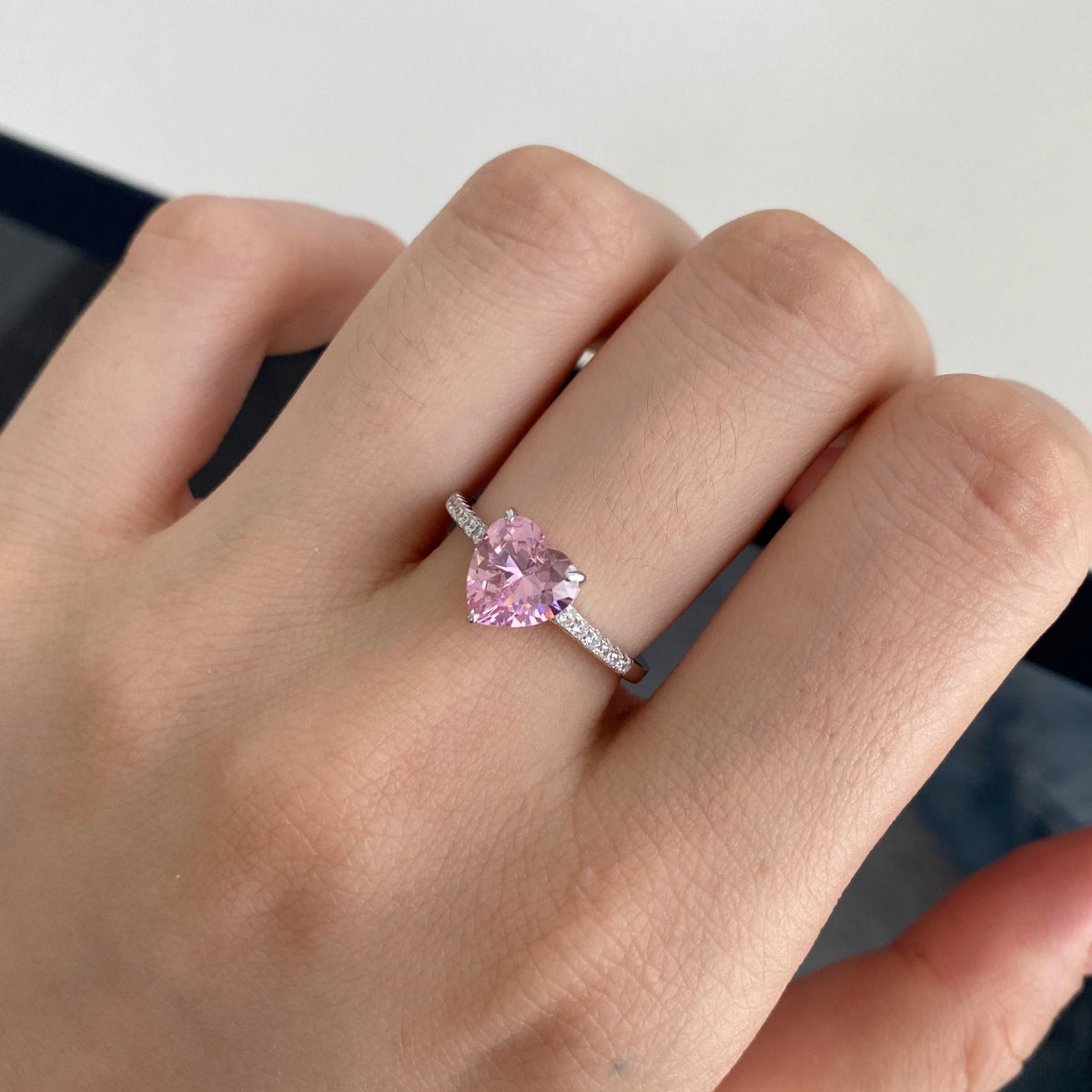 [Kincade Jewelrys]2.0 Carat Dazzling Lustrous Heart Cut Lover Ring