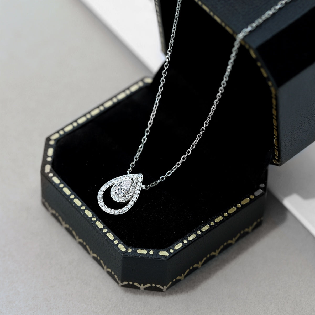 [Kincade Jewelrys]Sparkling Pear Cut Necklace