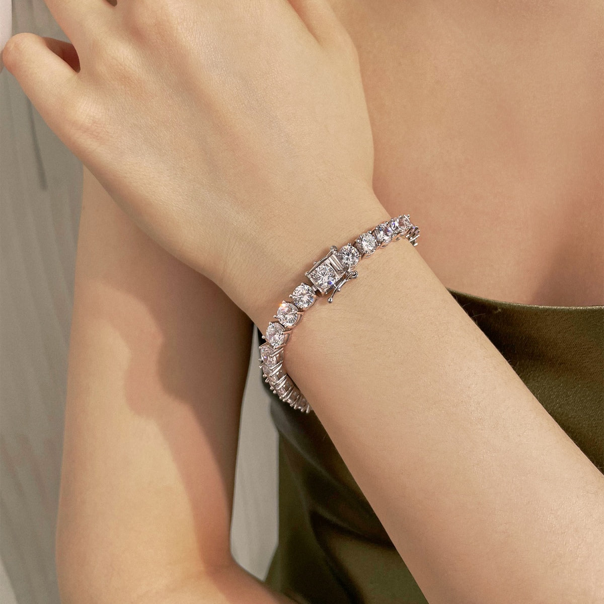 [Kincade Jewelrys]0.75 Carat Dazzling Round Cut Wedding Bracelet