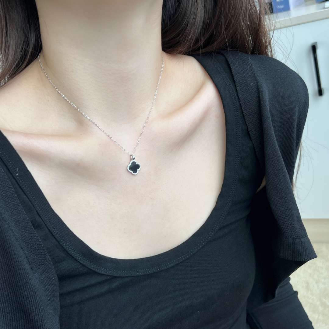 [Kincade Jewelrys]Dainty Flower Shape Necklace