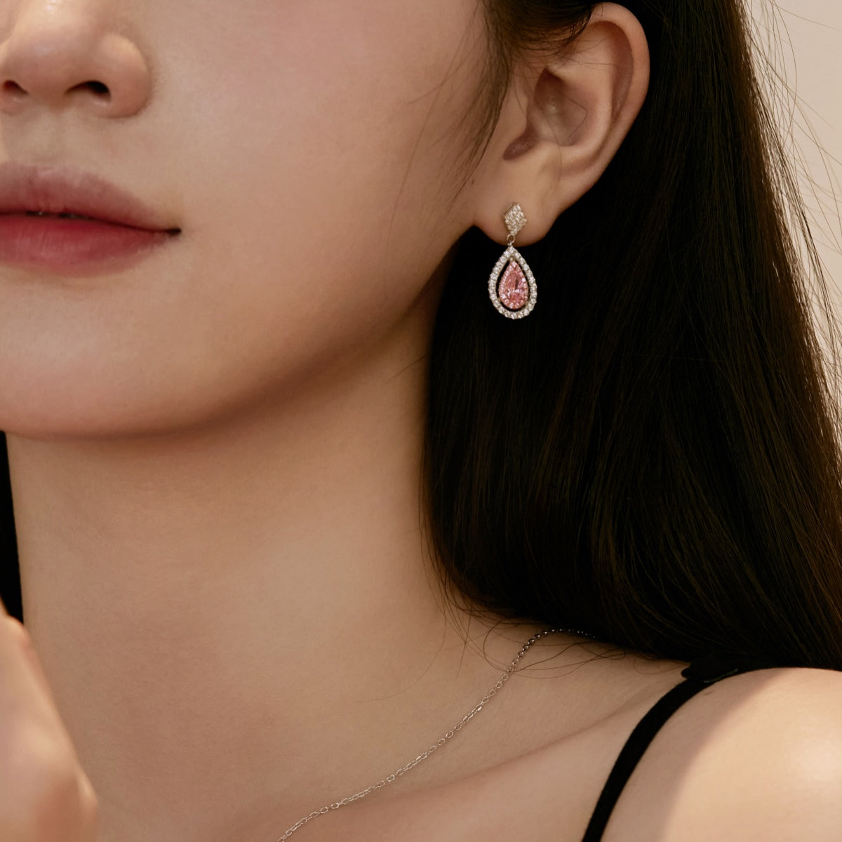[Kincade Jewelrys]Ornate Delicate Water Drop Shape Banquet Earrings