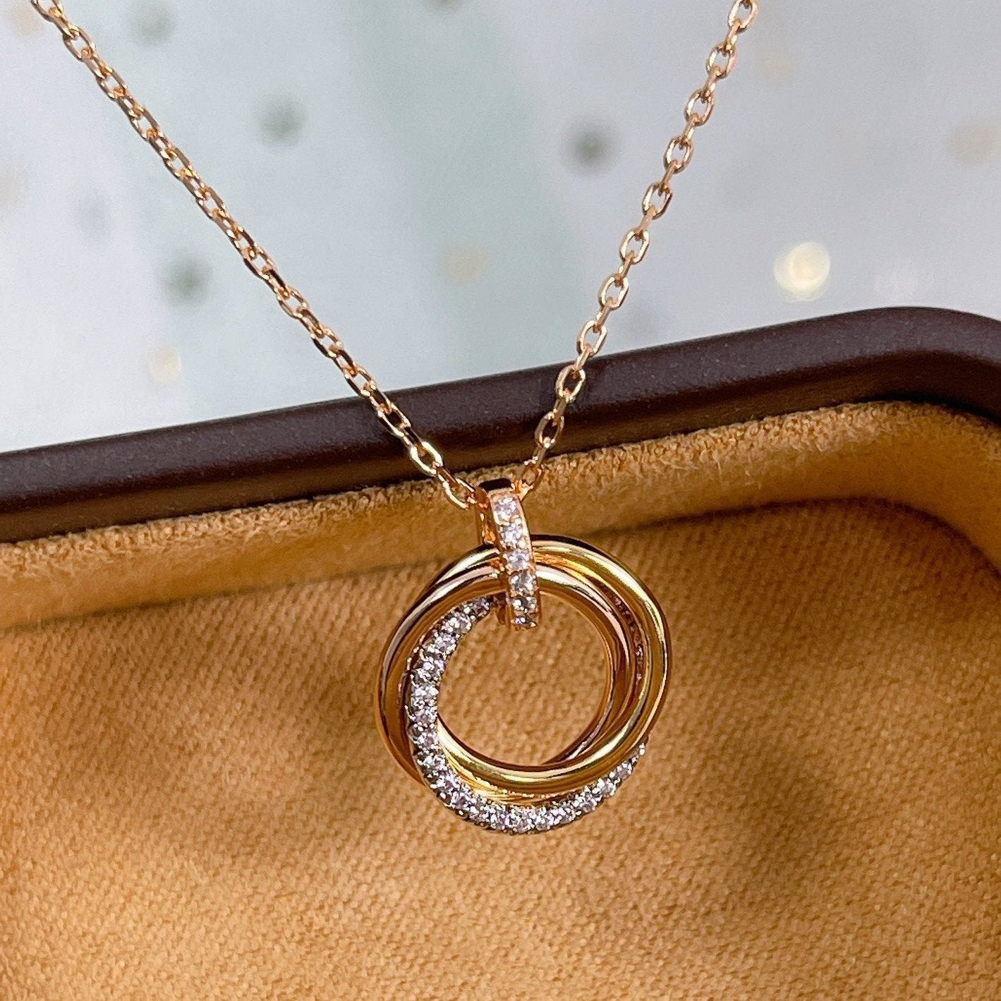 [Kincade Jewelrys] COLLIER TRINITY ARGENT OR OR ROSE DIAMANTS 