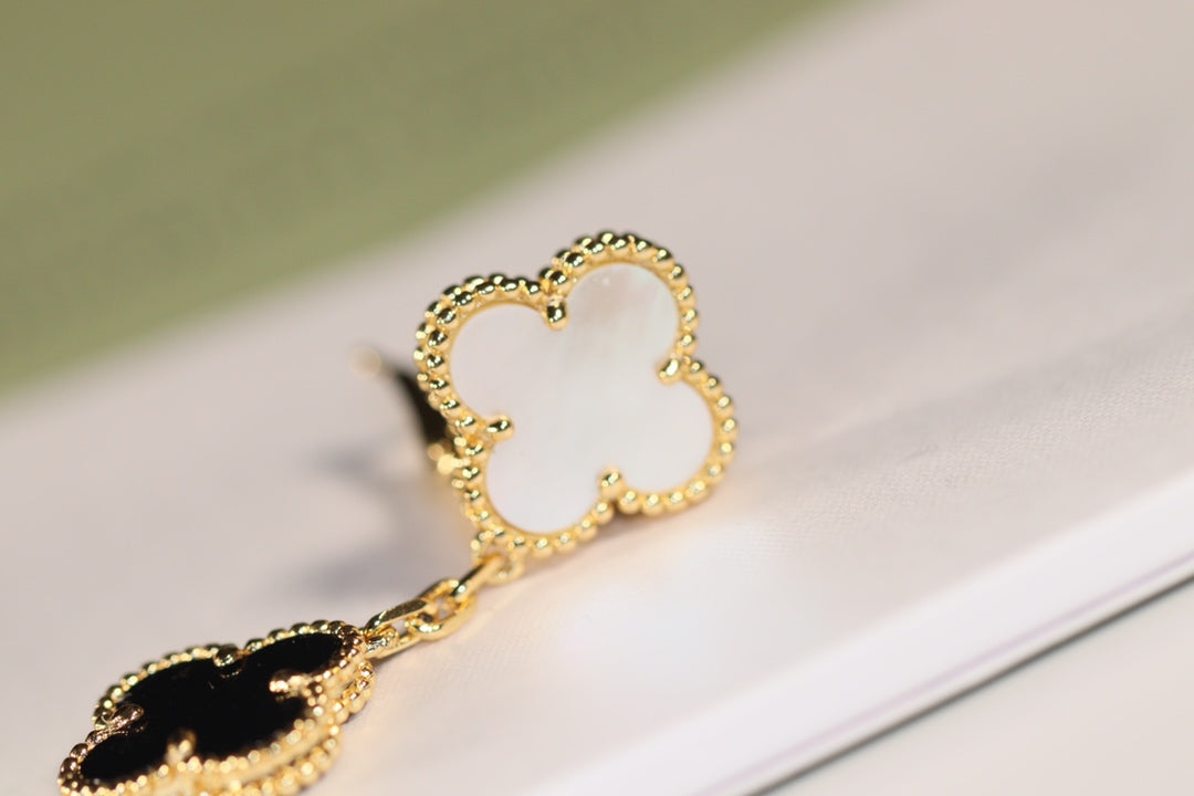 [Kincade Jewelrys]CLOVER EARRINGS GOLD ONYX MOP 3 MOTIF