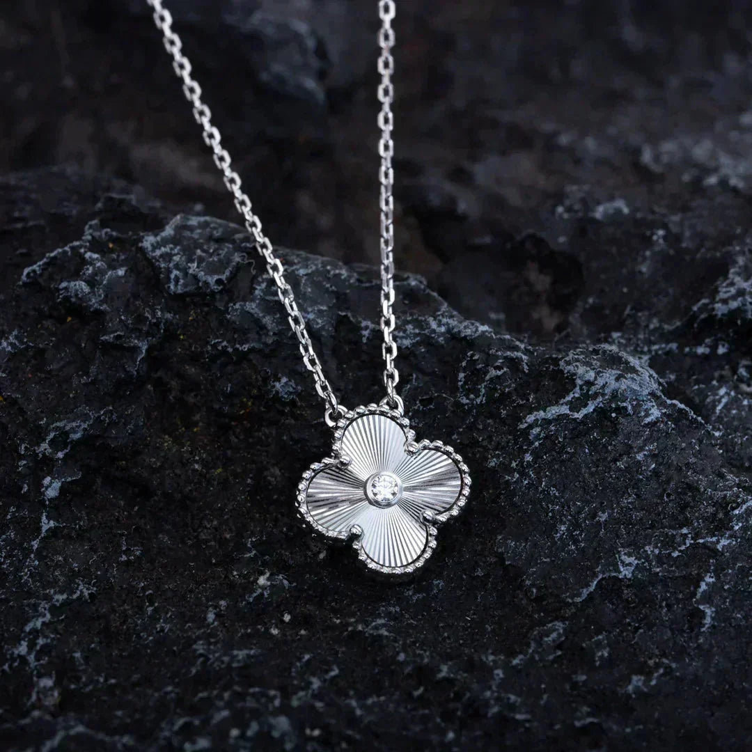 [Kincade Jewelrys]CLOVER  15MM DIAMOND LASER NECKLACE SILVER