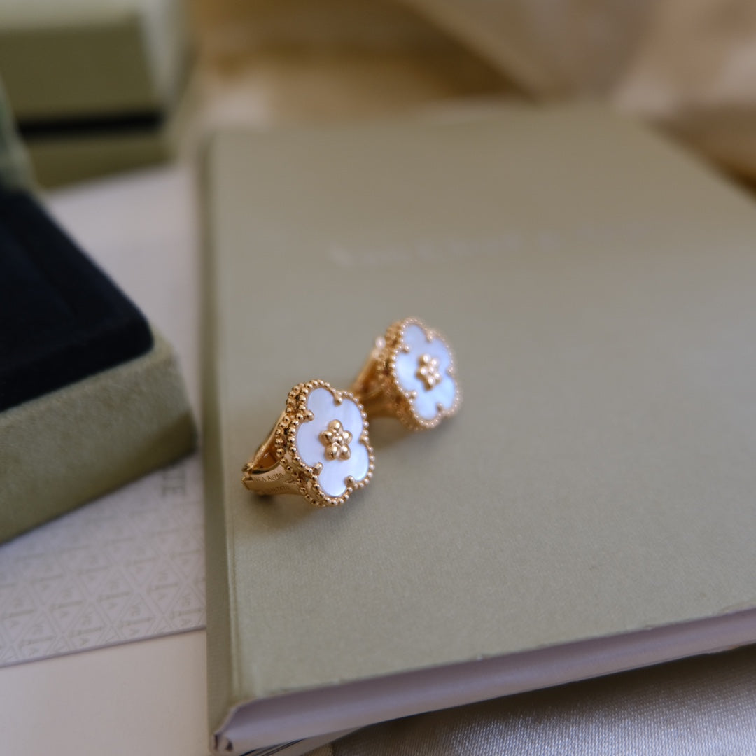 [Kincade Jewelrys]LUCKY PINK GOLD WHITE MOP EARRINGS