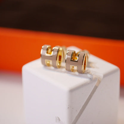 [Kincade Jewelrys]MINI POP H GOLD EARRINGS GREY