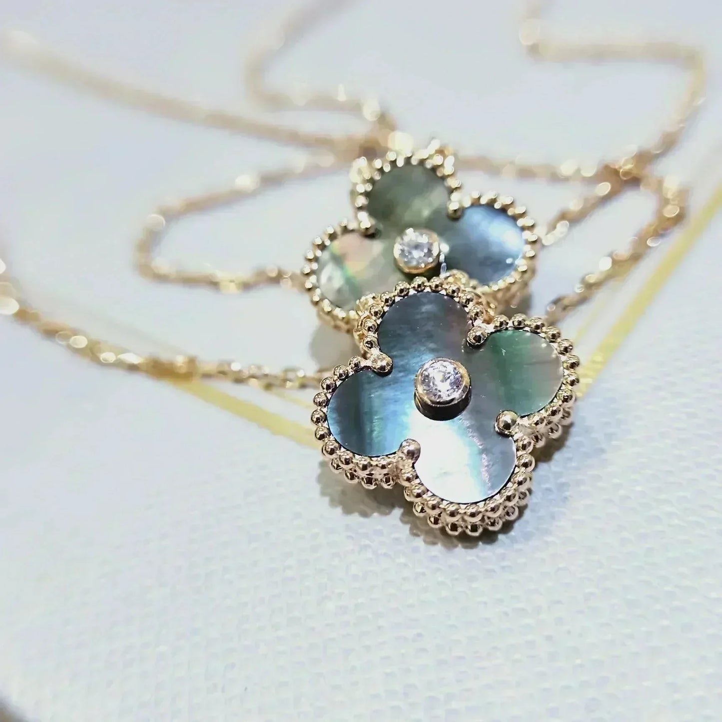 [Kincade Jewelrys]CLOVER 15MM DIAMOND AND MOTHER-OF-GREY NECKLACE