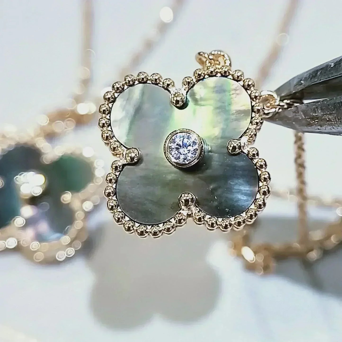 [Kincade Jewelrys]CLOVER 15MM DIAMOND AND MOTHER-OF-GREY NECKLACE