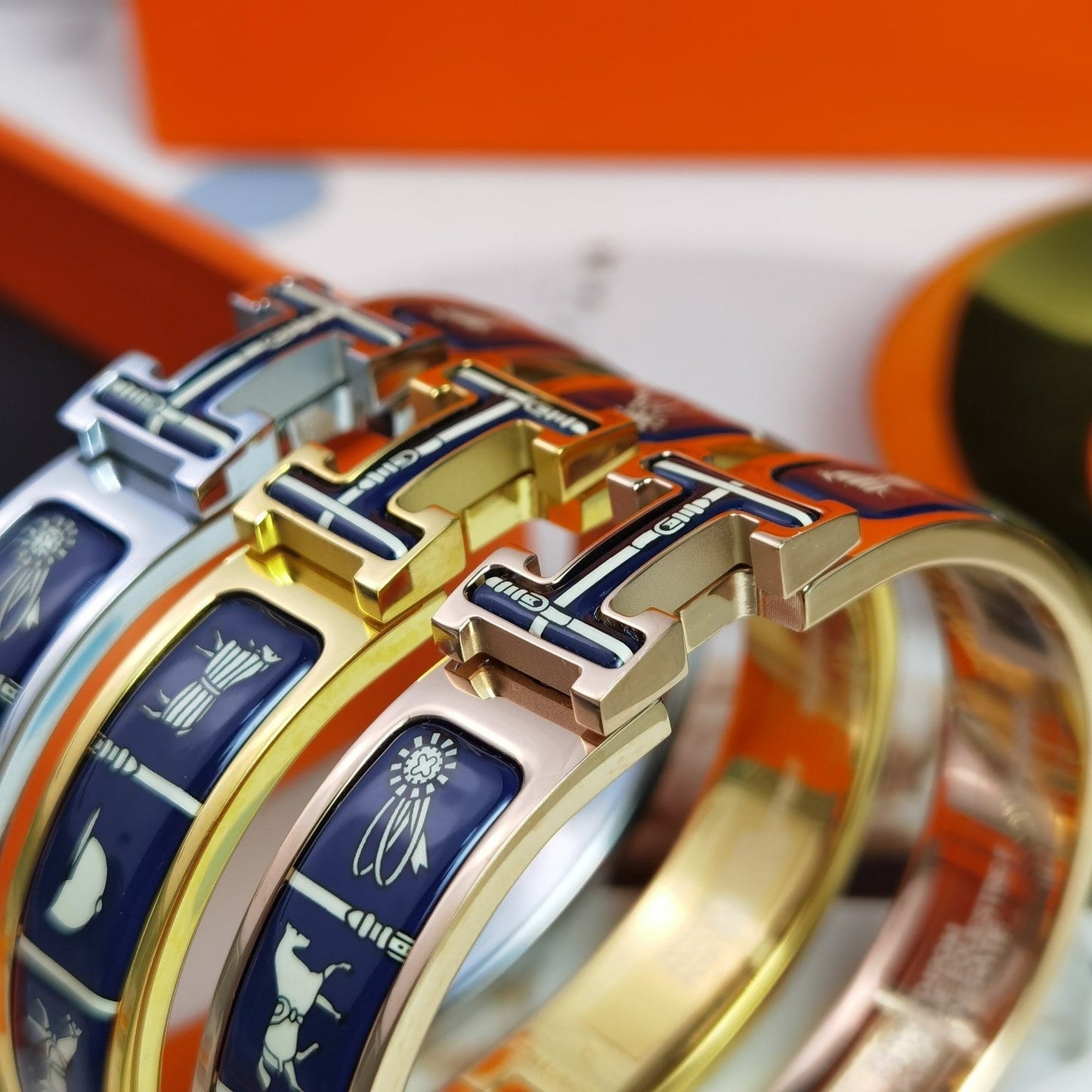 [Kincade Jewelrys] BRACELET H COUVERTURES BLEU FONCÉ