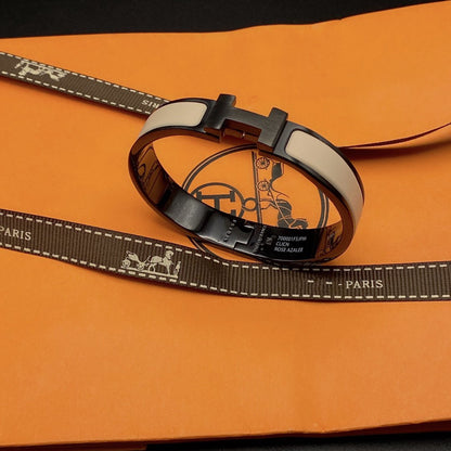 [Kincade Jewelrys] Bracelet H 12 mm en céramique noire et beige