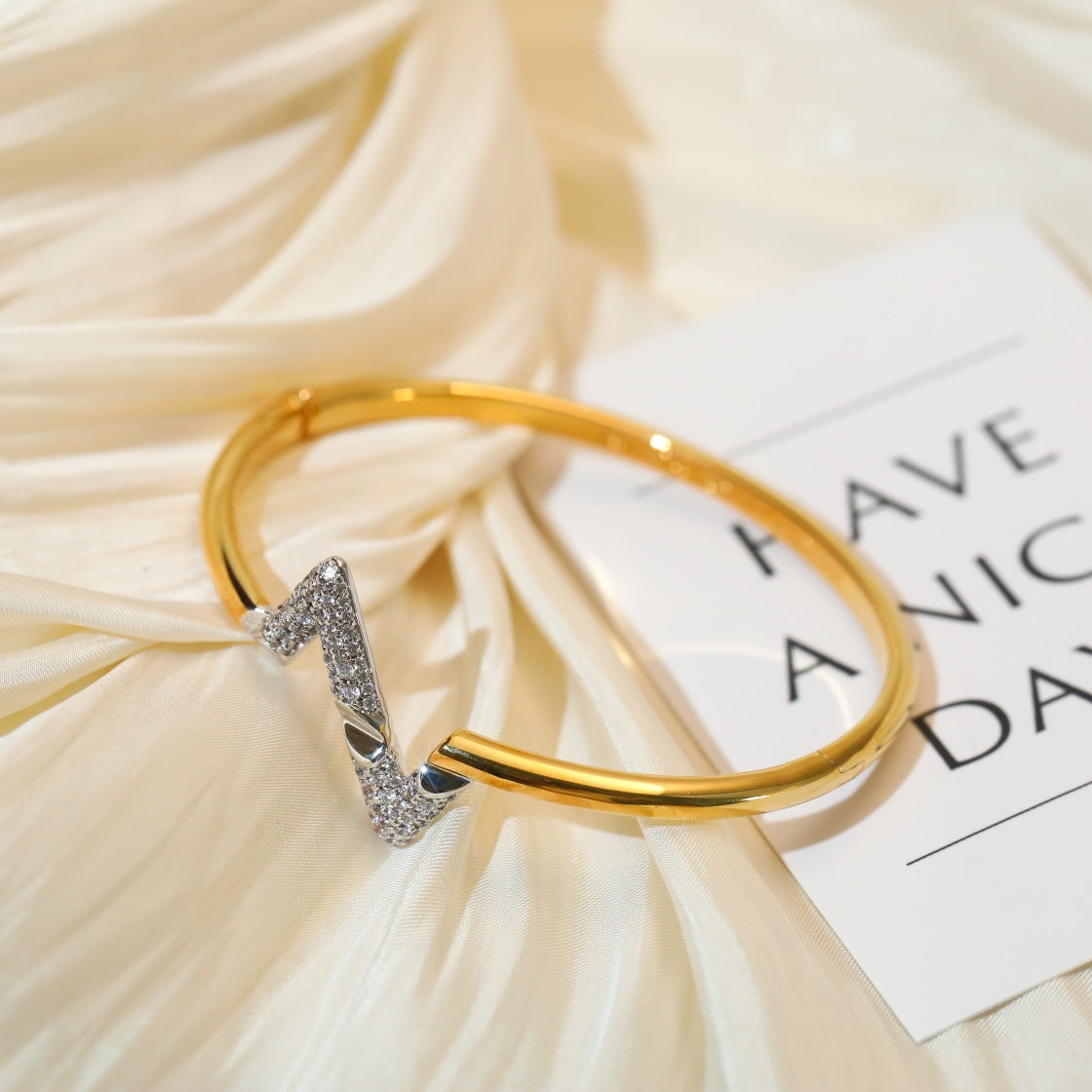 [Kincade Jewelrys]VOLTE UPSITE DOWN GOLD DIAMOND BRACELET
