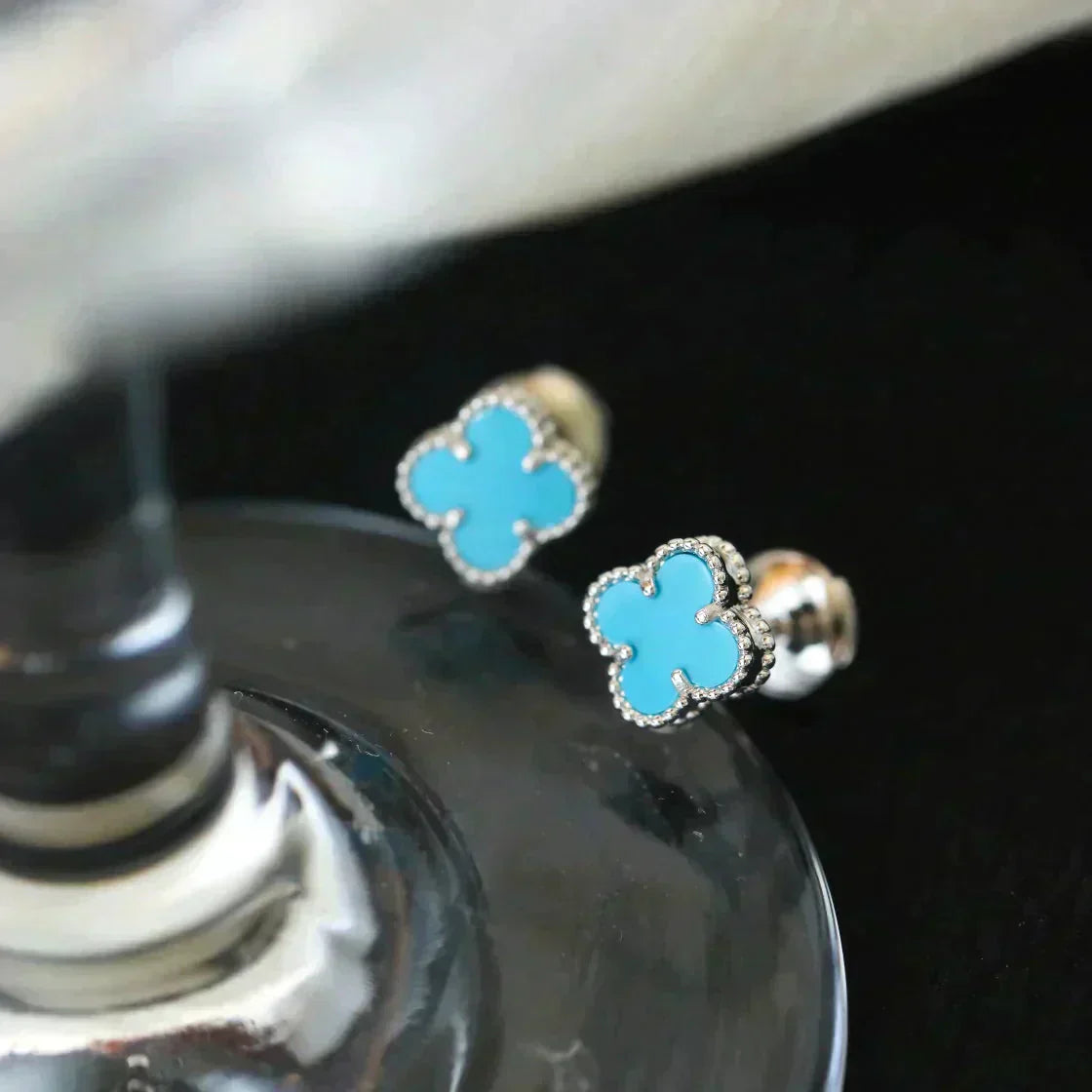 [Kincade Jewelrys]CLOVER MINI 9.5MM ONYX STUD EARRINGS SILVER