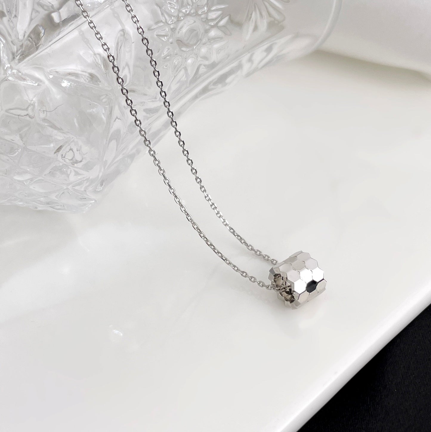 [Kincade Jewelrys]BEE MINI NECKLACE