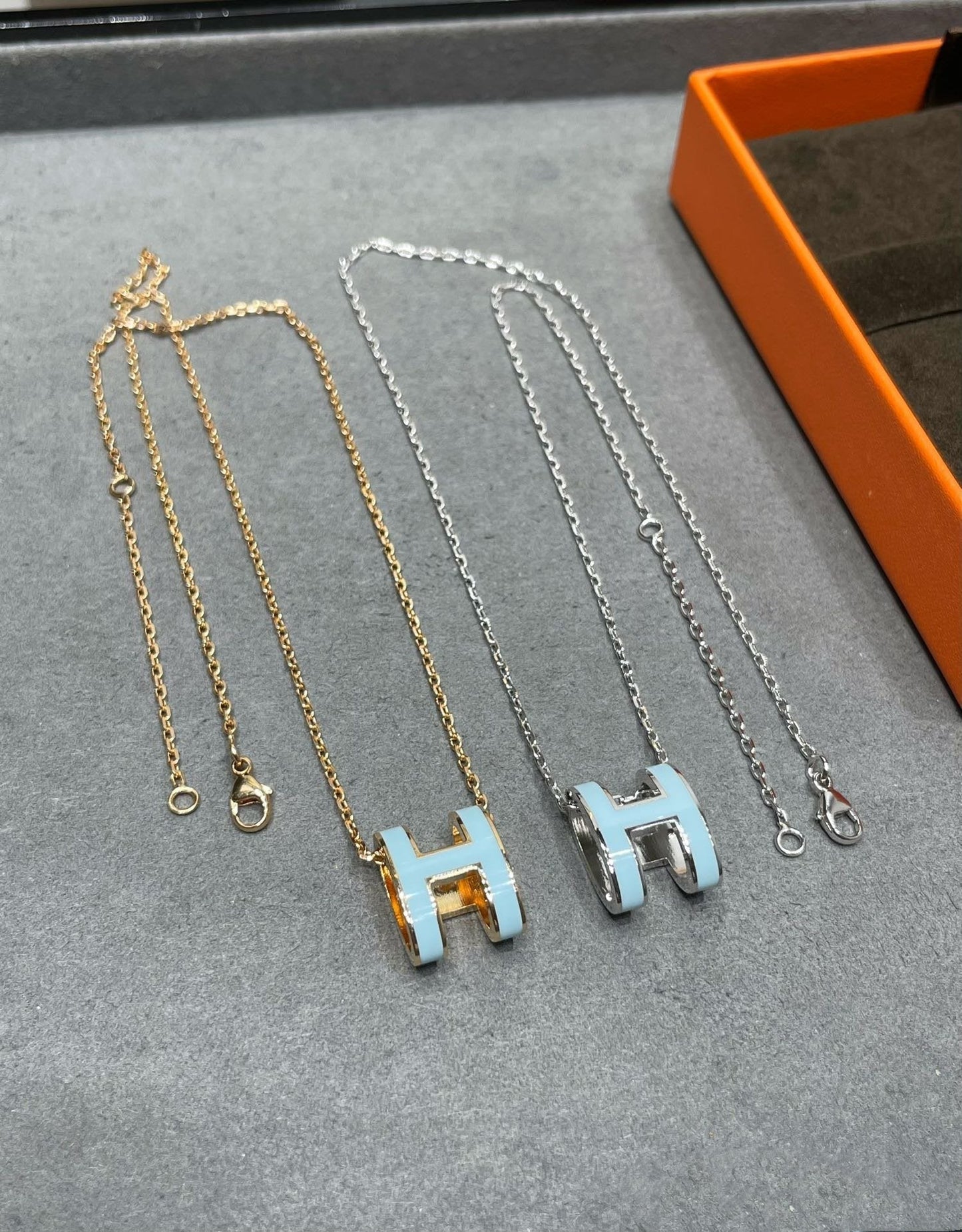 [Kincade Jewelrys] COLLIER POP H BLEU CIEL