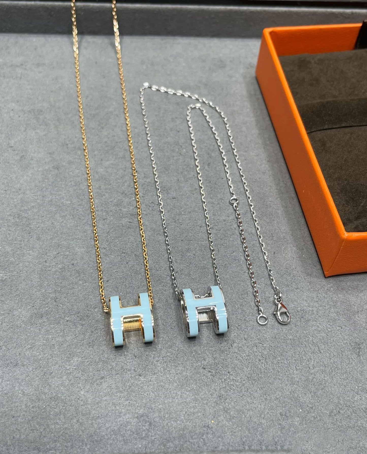 [Kincade Jewelrys] COLLIER POP H BLEU CIEL