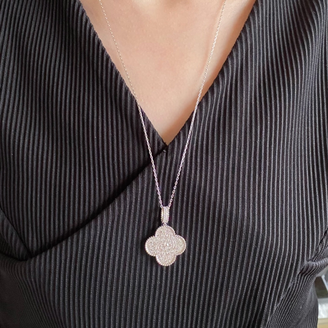 [Kincade Jewelrys]CLOVER 25MM LARGE PEDANT DIAMOND PAVED LONG NECKLACE