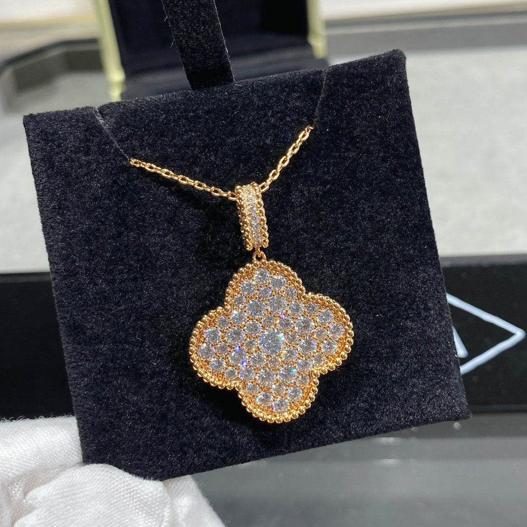 [Kincade Jewelrys]CLOVER 25MM LARGE PEDANT DIAMOND PAVED LONG NECKLACE