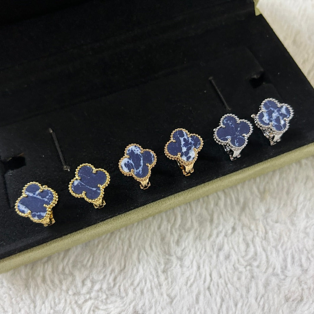 [Kincade Jewelrys]CLOVER PIETERSITE MEDIUM STUD EARRINGS