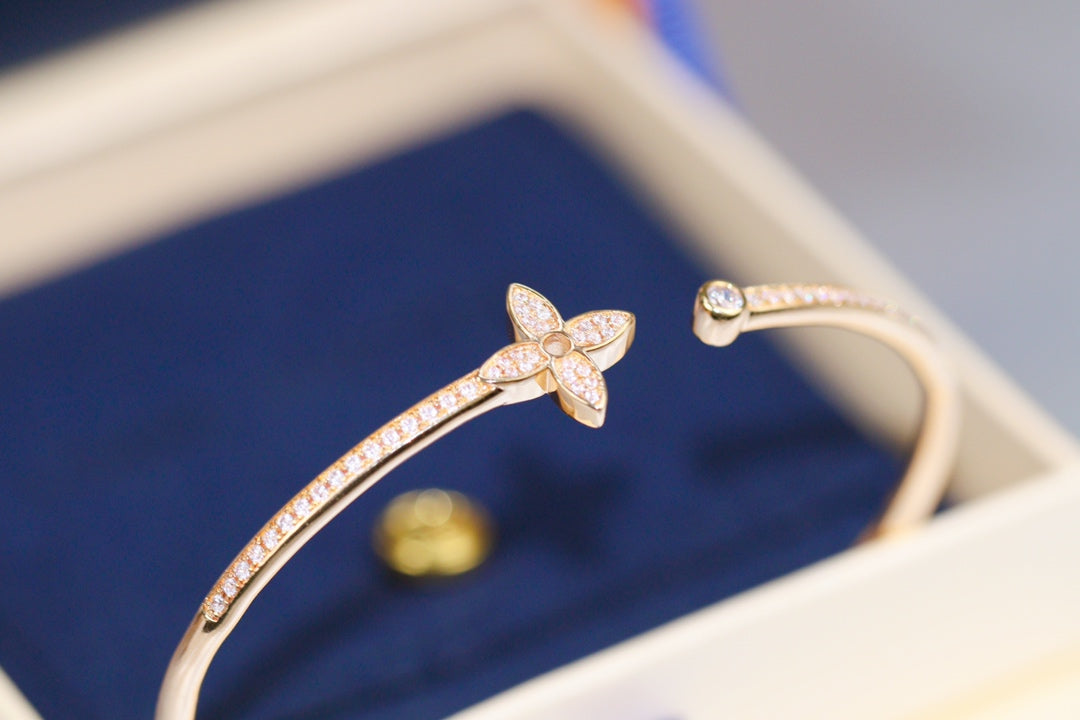 [Kincade Jewelrys]IDYLLE PINK GOLD OPEN BRACELET DIAMOND PAVED