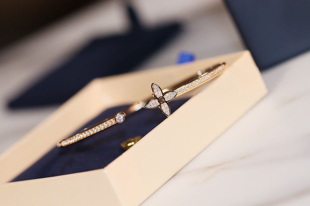 [Kincade Jewelrys]IDYLLE GOLD OPEN BRACELET DIAMOND PAVED