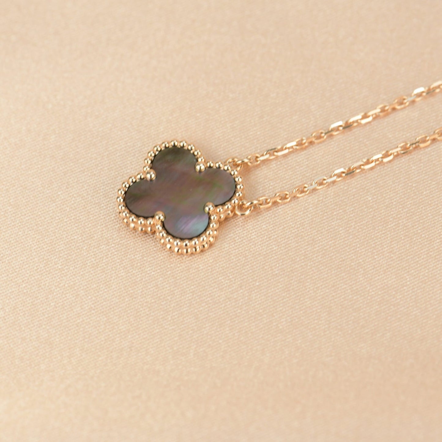 [Kincade Jewelrys]CLOVER 15MM  GRAY MOTHER OF PEARL NECKLACE