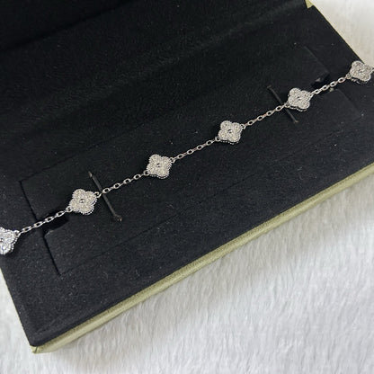 [Kincade Jewelrys]CLOVER 6 MOTIF DIAMOND BRACELET