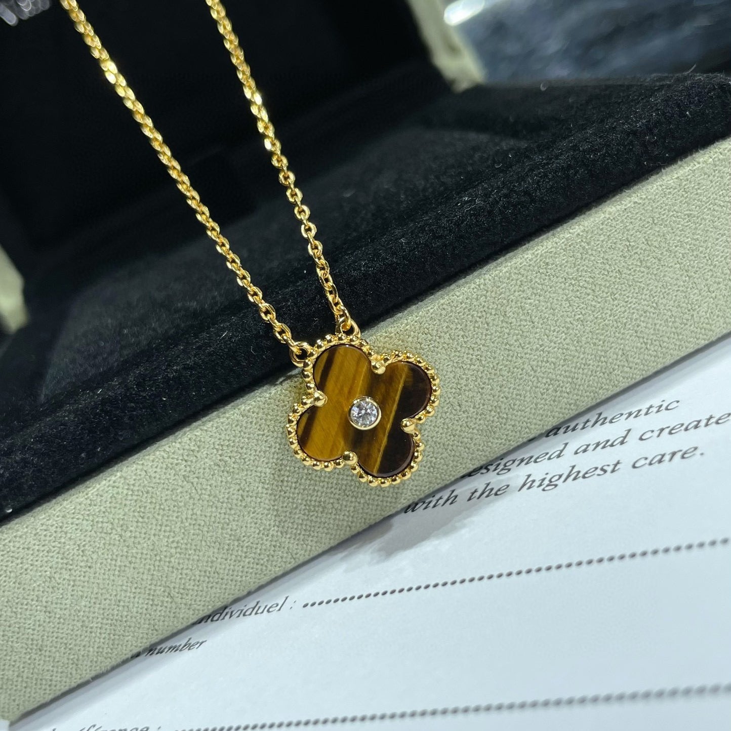 [Kincade Jewelrys]CLOVER 15MM DIAMOND AND YELLOW TIGER'S EYE AGATE necklace
