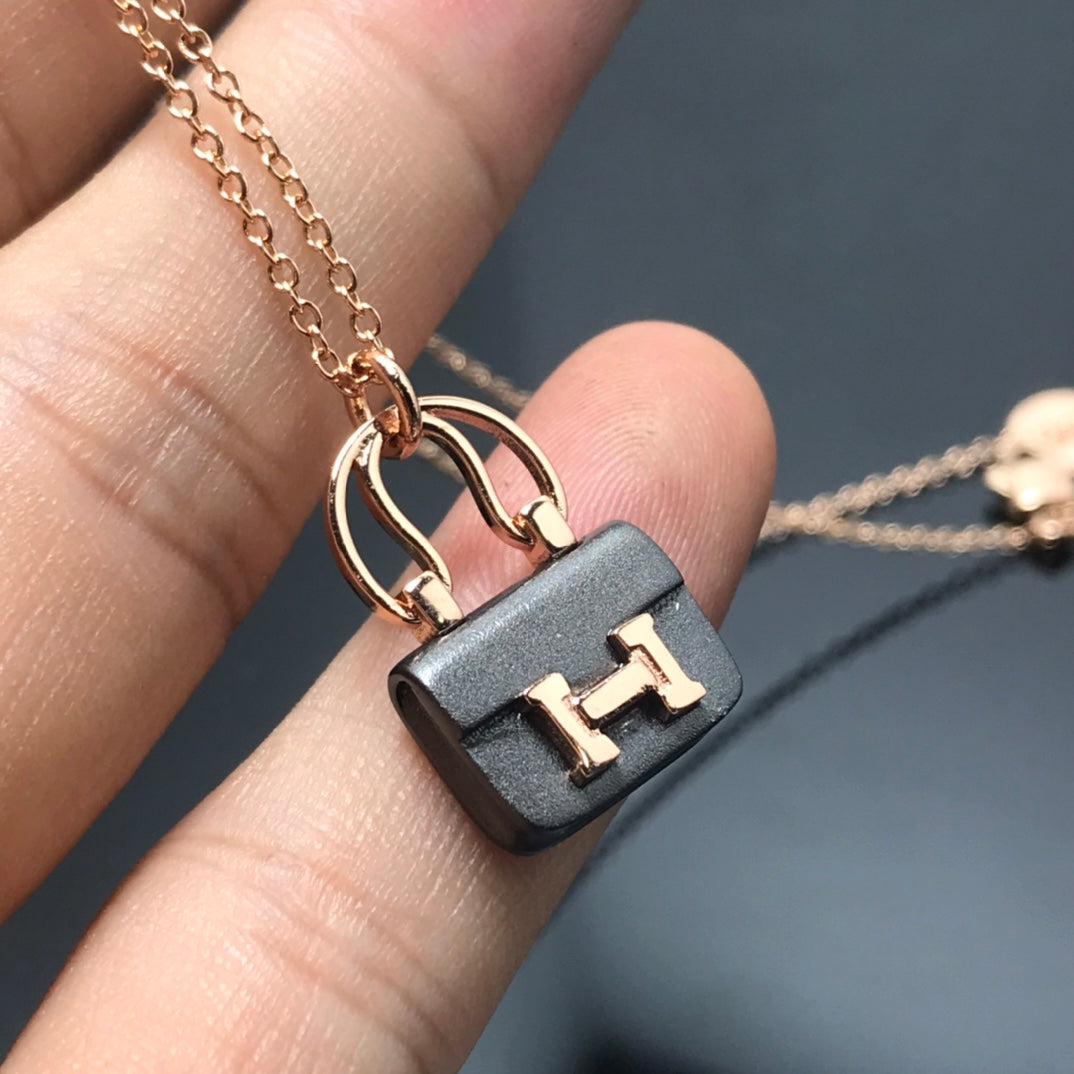 [Kincade Jewelrys]WOMEN'S HM AMULETTES CONSTANCE PENDANT NECKLACE