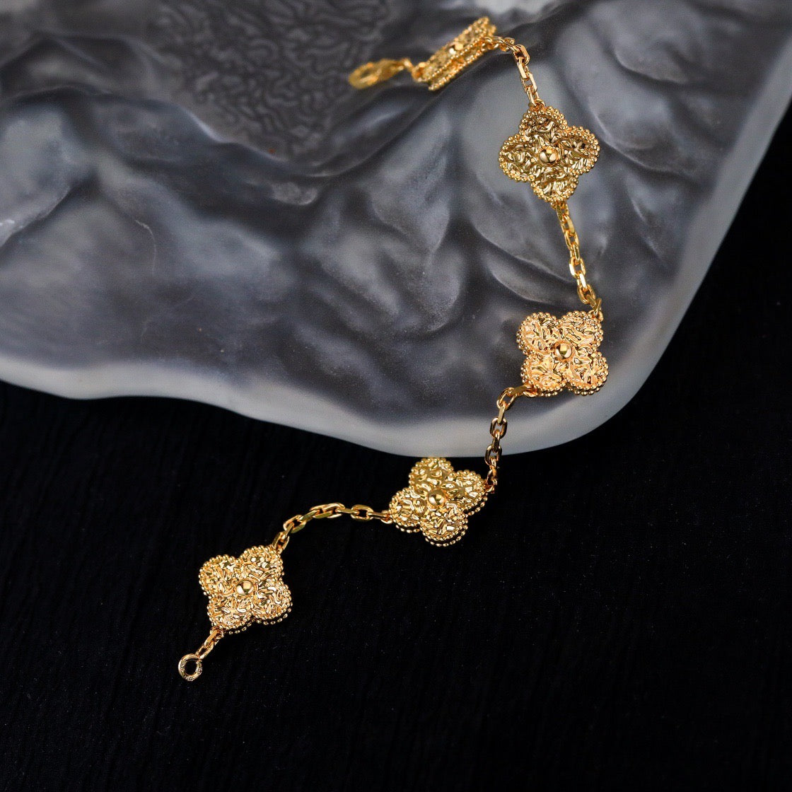 [Kincade Jewelrys]CLOVER 5 MOTIFS BRONZING BRACELET
