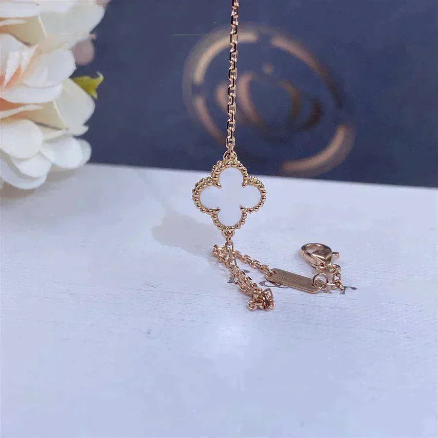 [Kincade Jewelrys]CLOVER WHITE MOP SINGLE FLOWER BRACELET